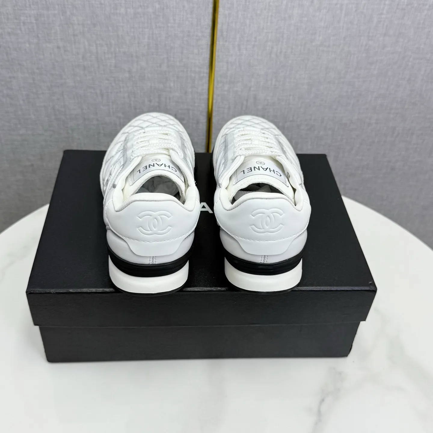 👟👟Ex-factory price 600👟👟Chanel Panda Shoes! 2025 counter's top casual sports shoes. This classic design; the upper is electro-embroidered with a variety of techniques; the outsole is fashionable and sporty; the unusual inclusion of a variety of color matching elements... The diversified mix and match is very good-looking and versatile, and can be used for leisure, fashion, sports, and outdoor... ꫛꫀꪝ Go➫ Materials: ❶Upper made of: original imported first-layer silk cowhide + original waterproof cloth + original first-layer cowhide ❷Inner lining: Original Yangli+wang ❸ Outsole based on: Original TPU combination outsole Counter boutique packaging complete set for women 35–41